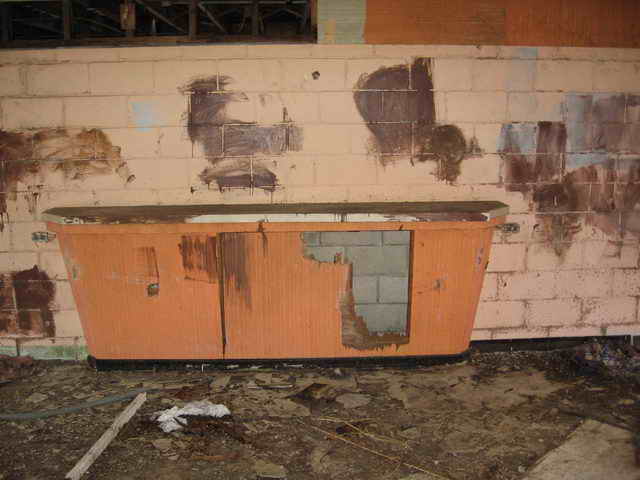 Lake Drive-In - 2006 Photo (newer photo)